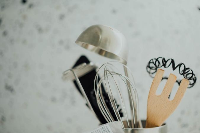 7 utensilios que no debes poner en el lavavajillas